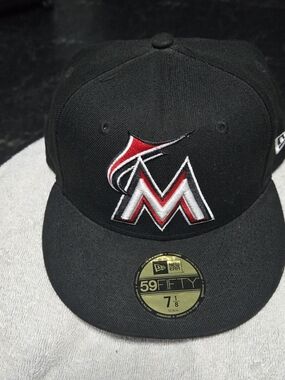 New Era Miami Marlins Black Cap with Red and White Logo